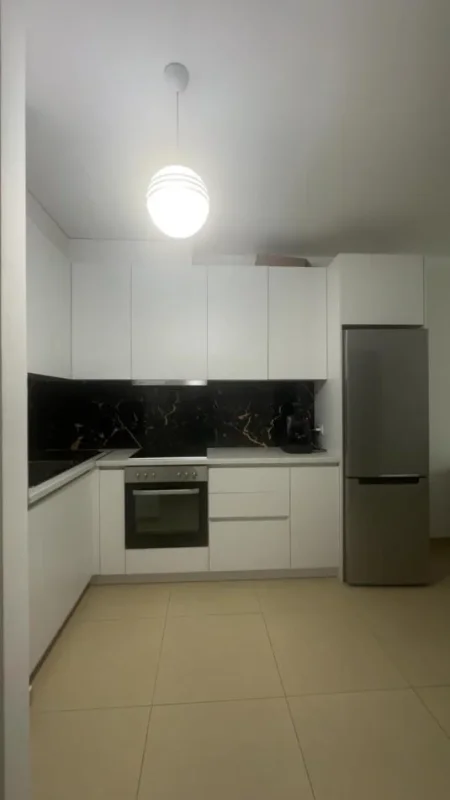 Tirane, jepet me qera apartament 1+1+Aneks+Ballkon , 65 m² 450€ (Kompleksi Asl Rruga Kongresi Manastirit)