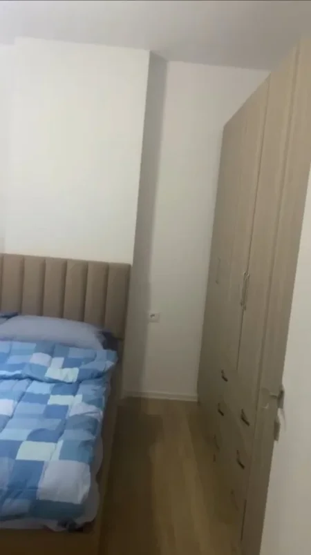 Tirane, jepet me qera apartament 1+1+Aneks+Ballkon , 65 m² 450€ (Kompleksi Asl Rruga Kongresi Manastirit)