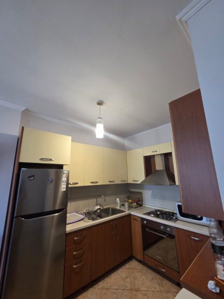 Tirane, shes apartament 1+1 , (Shkelqim Fusha)