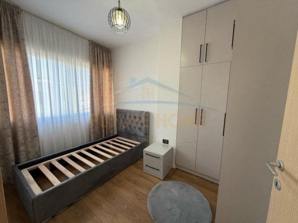Tirane, shitet apartament 2+1 Kati 8, 127.000 € (UNAZA E RE)