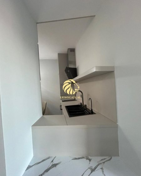 Tirane, jepet me qera apartament 2+1+Ballkon Kati 4, 83 m² (Tek 9 katshet)
