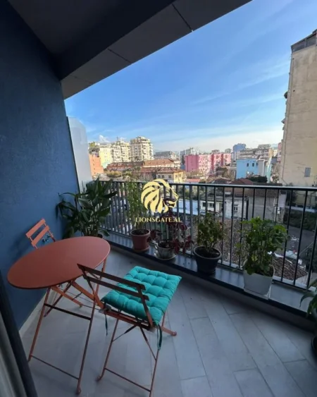 Tirane, jepet me qera apartament 2+1+Ballkon Kati 4, 83 m² (Tek 9 katshet)