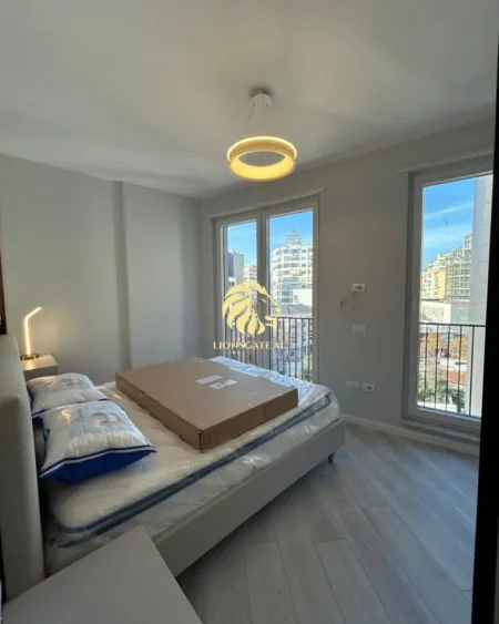 Tirane, jepet me qera apartament 2+1+Ballkon Kati 4, 83 m² (Tek 9 katshet)