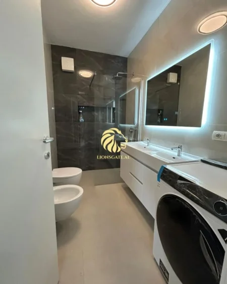 Tirane, jepet me qera apartament 2+1+Ballkon Kati 4, 83 m² (Tek 9 katshet)