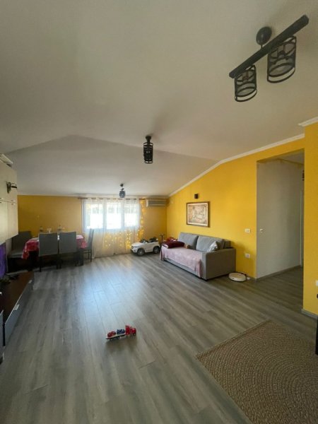Tirane, jepet me qera apartament 3+1+Ballkon Kati 2, 150 m² 600 € (RRUGA ELBASANIT)