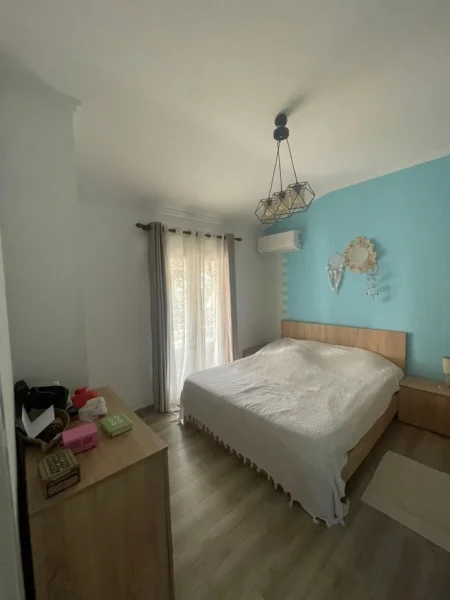 Tirane, jepet me qera apartament 3+1+Ballkon Kati 2, 150 m² 600 € (RRUGA ELBASANIT)
