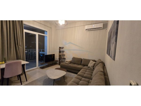 Tirane, jepet me qera apartament 2+1+Ballkon Kati 2, 100 m² 900 € (Kopshti Zoologjik)
