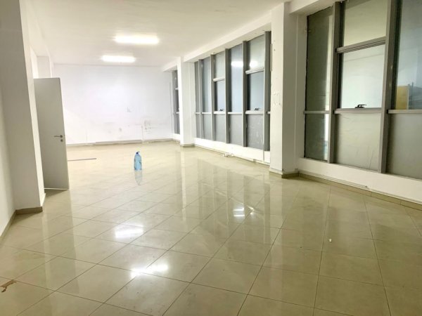 Tirane, jepet me qera ambjent biznesi Kati 2, 180 m² 1.500 € (Astir)