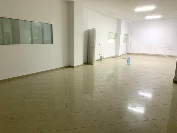 Tirane, jepet me qera ambjent biznesi Kati 2, 180 m² 1.500 € (Astir)