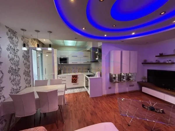 Shkembi Kavajes, jepet me qera apartament 1+1 Kati 3, 60 m² 500 € 