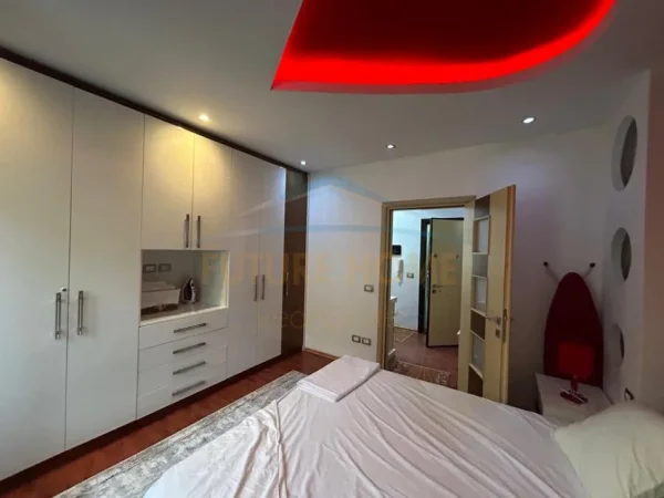 Shkembi Kavajes, jepet me qera apartament 1+1 Kati 3, 60 m² 500 € 