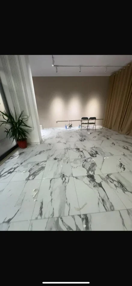 Tirane, jepet me qera ambjent biznesi Kati 1, 50 m² 400 € (ASTIR)