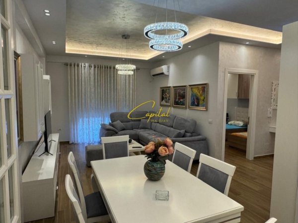 Tirane, jepet me qera apartament 2+1 Kati 4, 112 m² 600 € (KOMPLEKSI GOLDEN 3)