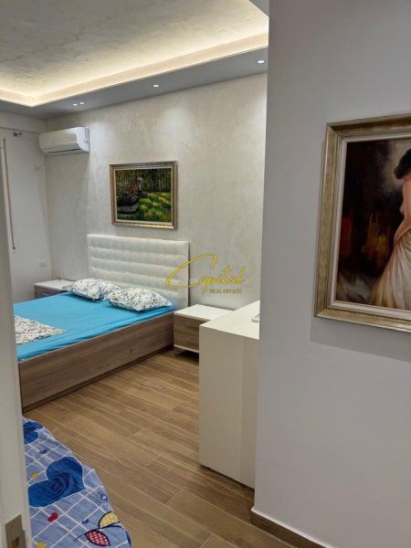 Tirane, jepet me qera apartament 2+1 Kati 4, 112 m² 600 € (KOMPLEKSI GOLDEN 3)