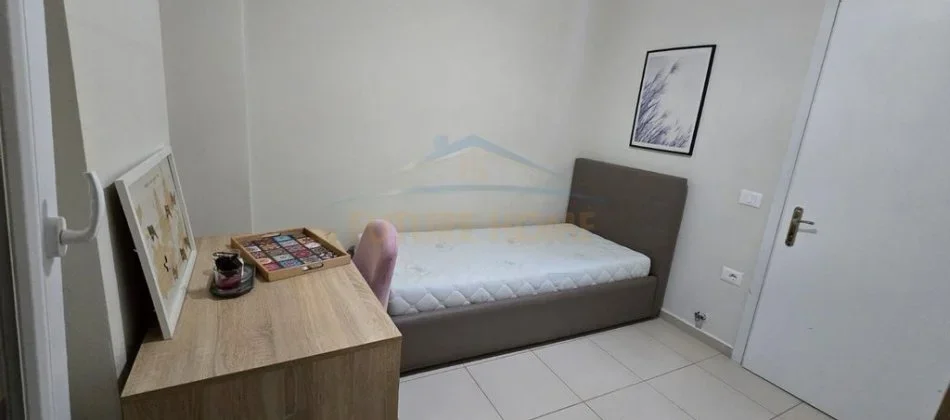 Tirane, jepet me qera apartament 2+1 Kati 2, 100 m² 900 € (Kopshti Zoologjik)