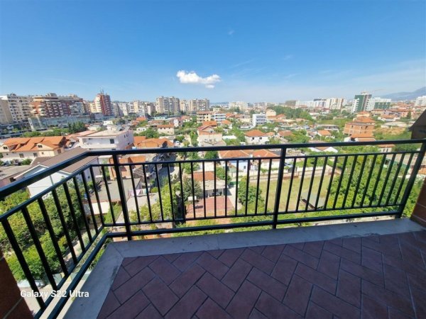Tirane, jepet me qera apartament 2+1+Ballkon Kati 6, 95 m² 650 € (Astir , Kompleksi Green City)