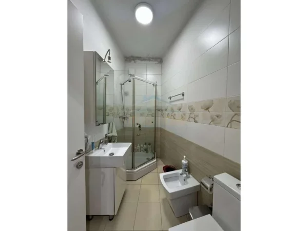 Qera , Apartament 1+1 Liqeni i Thate , Tirane UNA59868