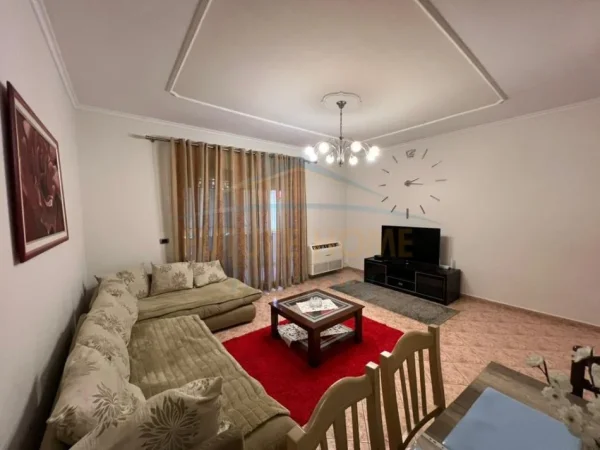 Tirane, jepet me qera apartament 3+1 Kati 2, 117 m² 832 € (Shkolla e Bashkuar)