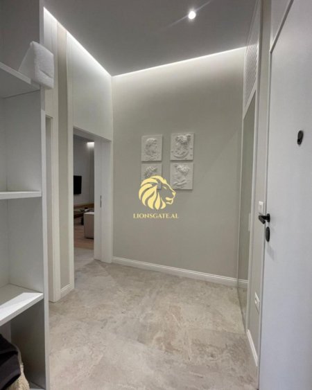 Tirane, jepet me qera apartament 1+1 Kati 4, 43 m² 700 € (Rruga Barrikadave)