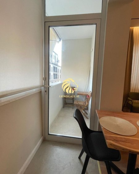 Tirane, jepet me qera apartament 1+1 Kati 4, 43 m² 700 € (Rruga Barrikadave)