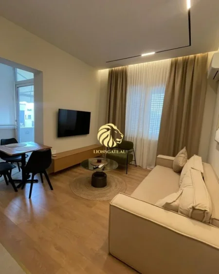 Tirane, jepet me qera apartament 1+1 Kati 4, 43 m² 700 € (Rruga Barrikadave)