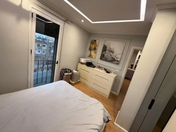 Tirane, jepet me qera apartament 1+1 Kati 5, 64 m² 