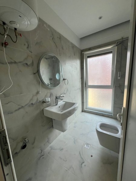 Tirane, jepet me qera garsonier 1+1 Kati 2, 40 m² 320 € (zonën 5 Maj)