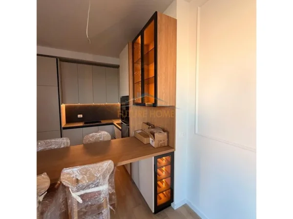 Tirane, jepet me qera apartament 1+1 Kati 4, 68 m² 800 € 