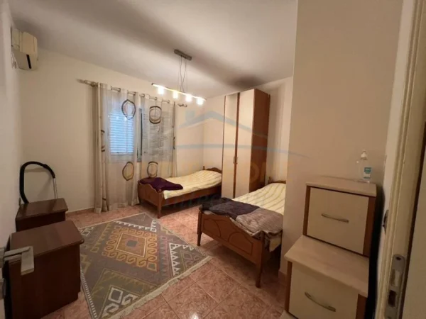 Tirane, jepet me qera apartament 3+1 Kati 2, 117 m² 832 € (Shkolla e Baletit)
