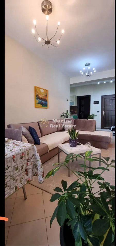 Tirane, jepet me qera apartament 1+1 Kati 3, 70 m² 600 € (Komuna e Parisit)