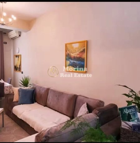 Tirane, jepet me qera apartament 1+1 Kati 3, 70 m² 600 € (Komuna e Parisit)
