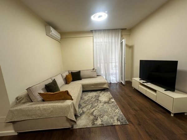 Tirane, jepet me qera apartament 1+1 Kati 3, 72 m² 900 € (MYSLYM SHYRI)