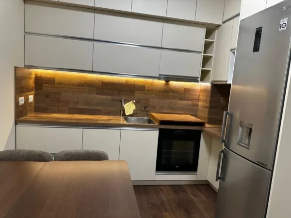 Tirane, jepet me qera apartament 1+1 Kati 3, 72 m² 900 € (MYSLYM SHYRI)