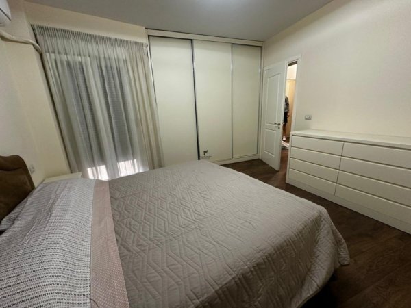 Tirane, jepet me qera apartament 1+1 Kati 3, 72 m² 900 € (MYSLYM SHYRI)