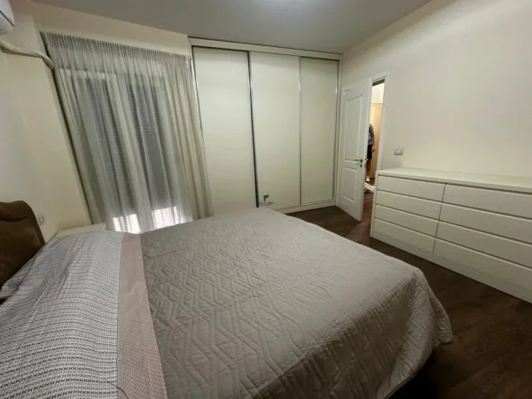 Tirane, jepet me qera apartament 1+1 Kati 3, 72 m² 900 € (MYSLYM SHYRI)