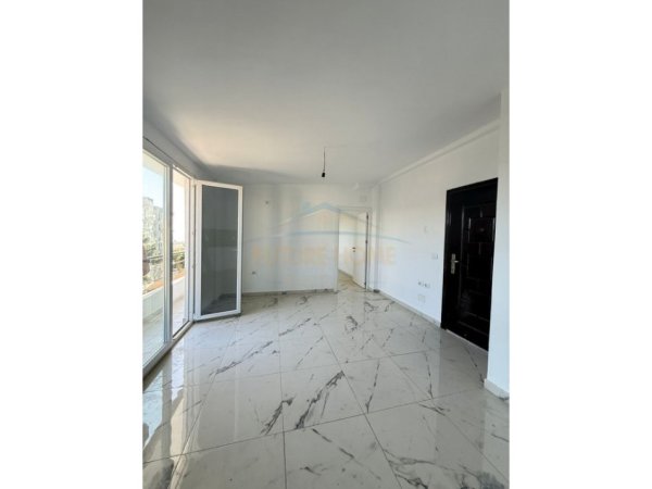 Golem, shitet apartament 2+1 Kati 6, 75 m² 100.000 € 