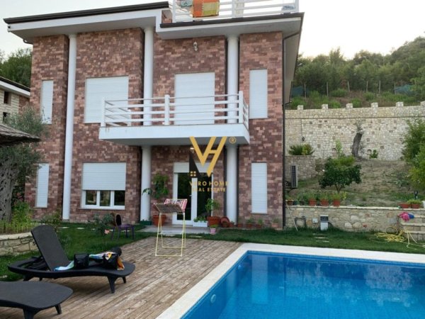 Tirane, shitet Vile 2 Katshe Kati 0, 375 m² 500.000 € (FUSHE PREZE)