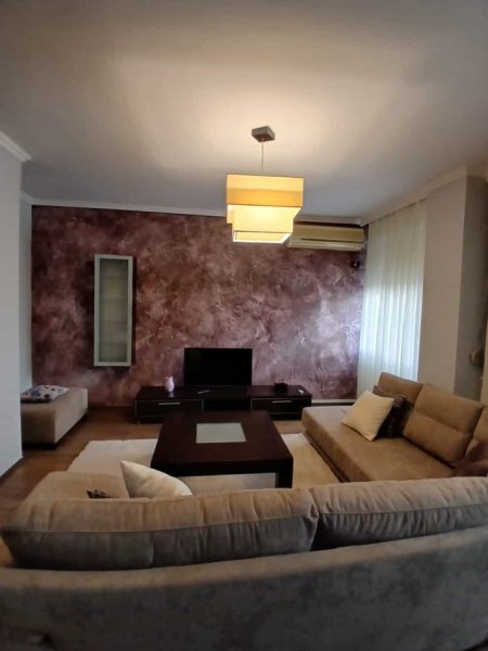 Tirane, jepet me qera apartament 2+1 Kati 8, 120 m² 800 € (Rruga e Dibres)