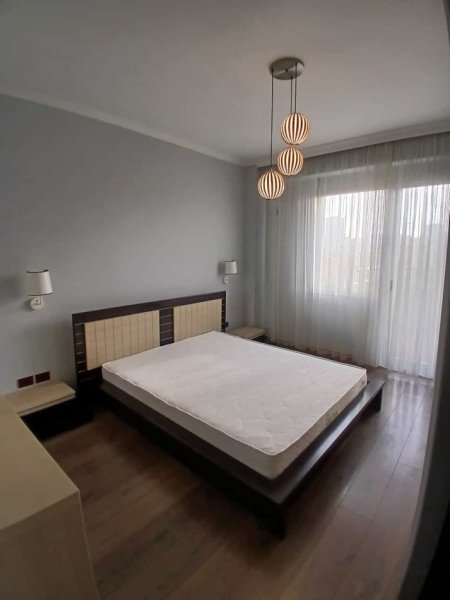 Tirane, jepet me qera apartament 2+1 Kati 8, 120 m² 800 € (Rruga e Dibres)