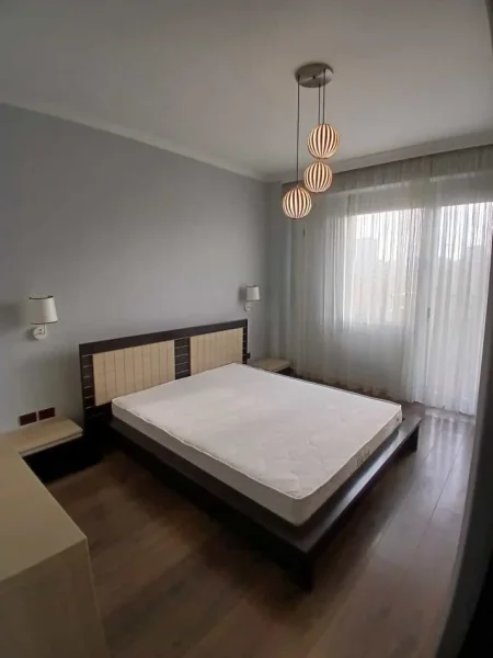 Tirane, jepet me qera apartament 2+1 Kati 8, 120 m² 800 € (Rruga e Dibres)