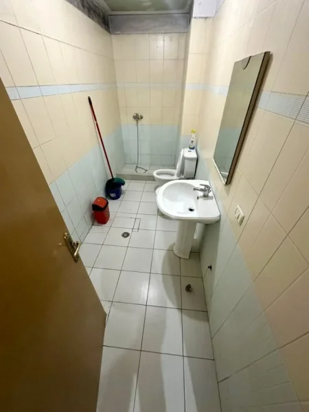 Tirane, jepet me qera apartament 1+1 , 350 € 