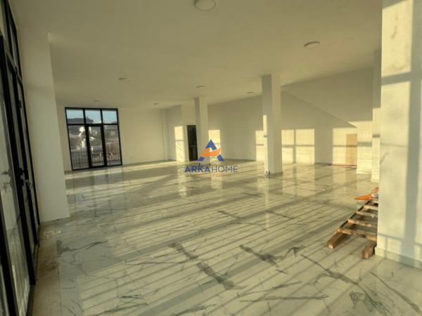 Tirane, jepet me qera ambjent biznesi Kati 2, 140 m² 936 € 