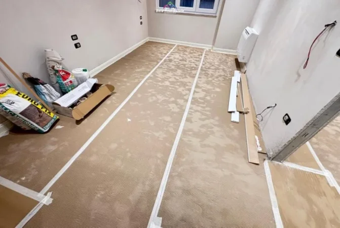 Tirane, jepet me qera zyre Kati 9, 150 m² 1500 € (ish ekspozita)