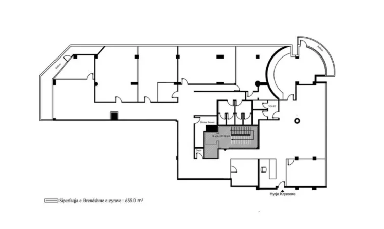 Tirane, jepet me qera zyre Kati 2, 650 m² 7.000 € (21 DHJETORI)