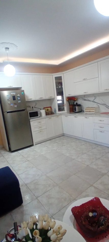 Tirane, shitet apartament 2+1 Kati 2, 89 m² (Don Bosko . Rruga Foto Janku)