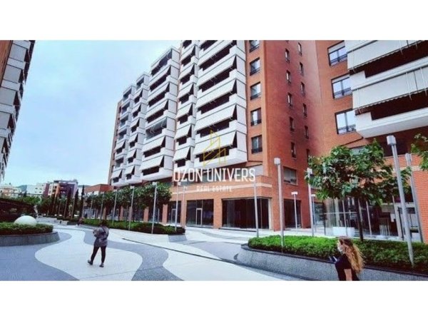 Tirane, jepet me qera ambjent biznesi Kati 0, 231 m² 6.000 € (Kompleksi Delijorgji)