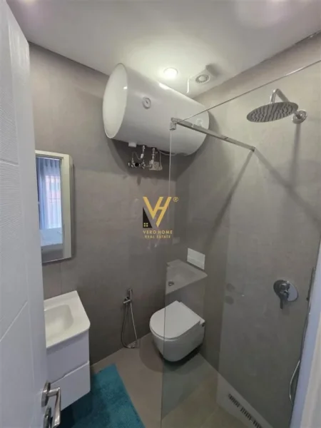 Tirane, jepet me qera apartament 2+1+Ballkon Kati 6, 138 m² 900 € (KOPSHTI BOTANIK)