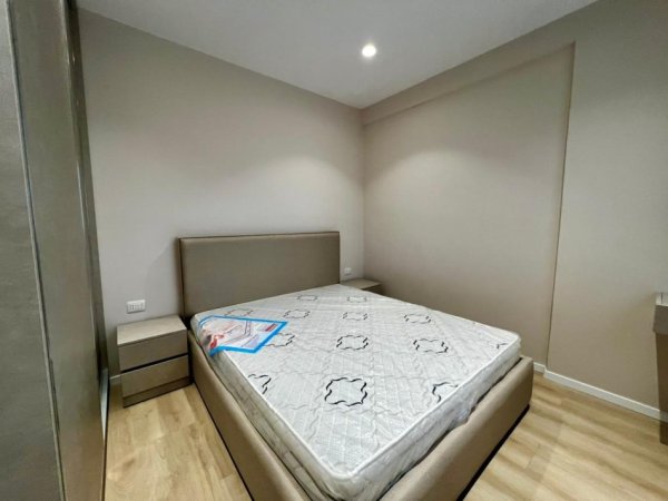 Vlore, jepet me qera apartament 2+1+Ballkon Kati 4, 82 m² 500 € (Rruga Dush Strati, afer Stadiumit Vlore)