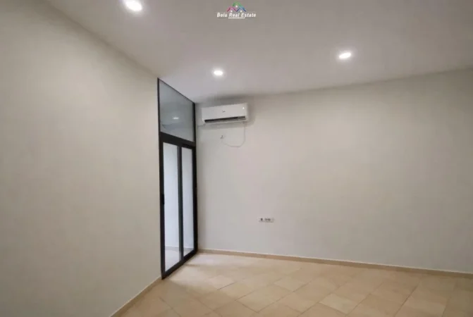 Tirane, jepet me qera zyre Kati 1, 113 m² 700 € (Rruga Panorama)