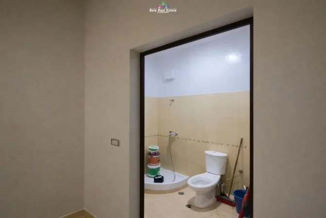 Tirane, jepet me qera zyre Kati 1, 113 m² 700 € (Rruga Panorama)